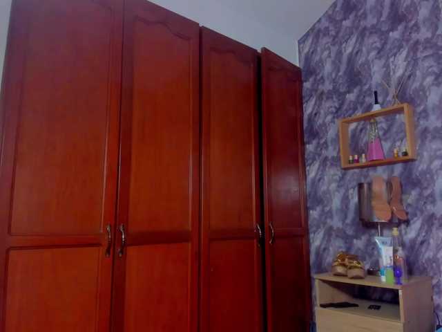 EMMAPARIS live cam on BongaCams
