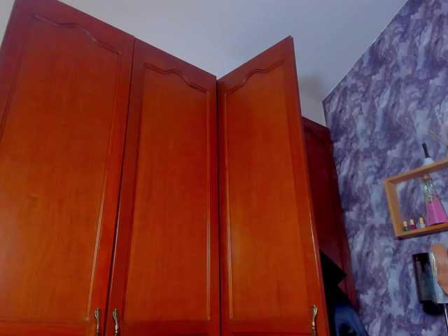 EMMAPARIS live cam on BongaCams