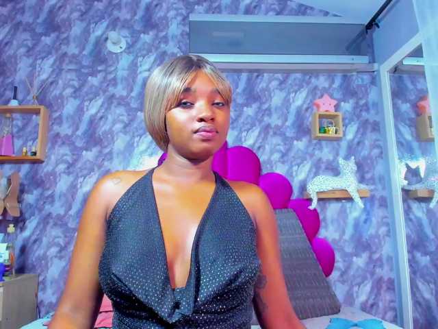 EMMAPARIS live cam on BongaCams
