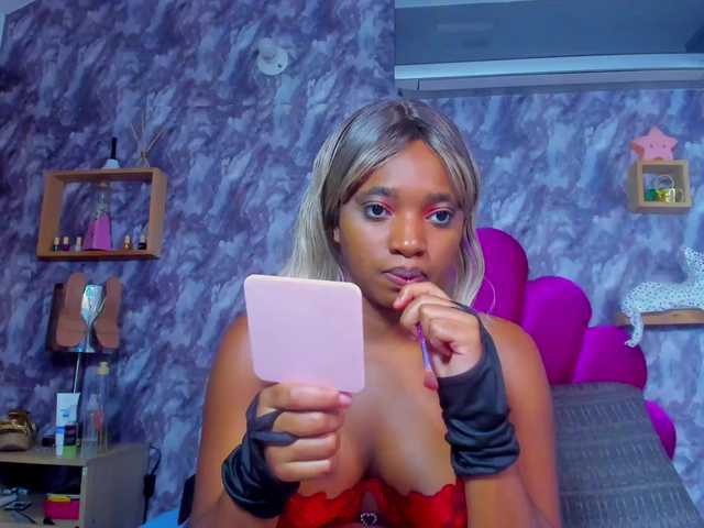EMMAPARIS live cam on BongaCams
