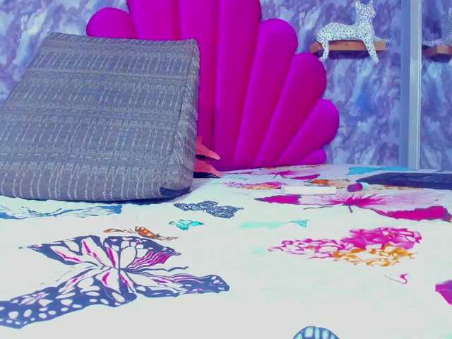 EMMAPARIS live cam on BongaCams