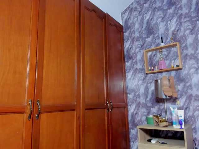 EMMAPARIS live cam on BongaCams