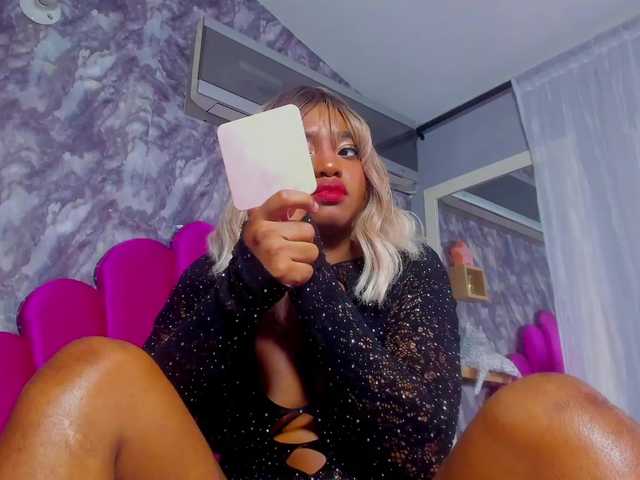 EMMAPARIS live cam on BongaCams