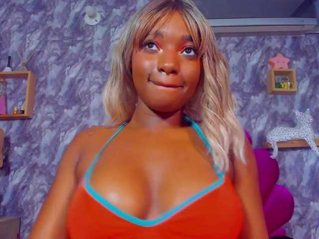 EMMAPARIS live cam on BongaCams