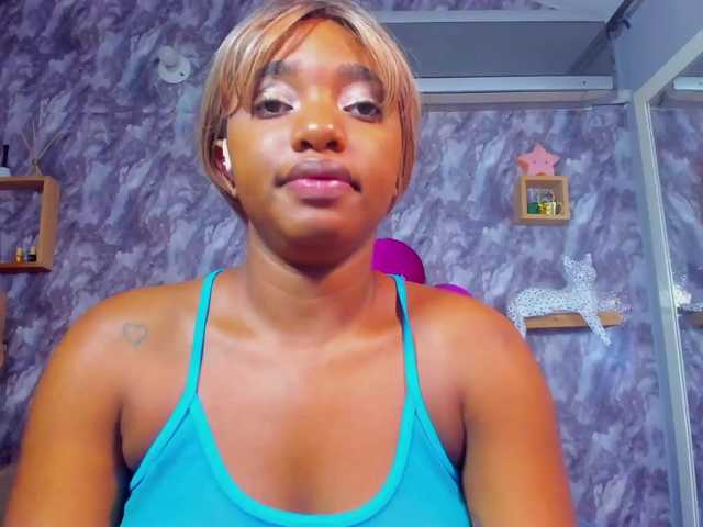 EMMAPARIS live cam on BongaCams