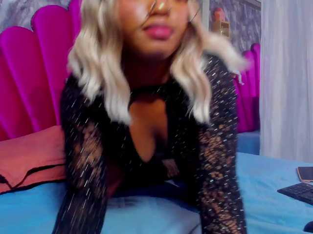 EMMAPARIS live cam on BongaCams