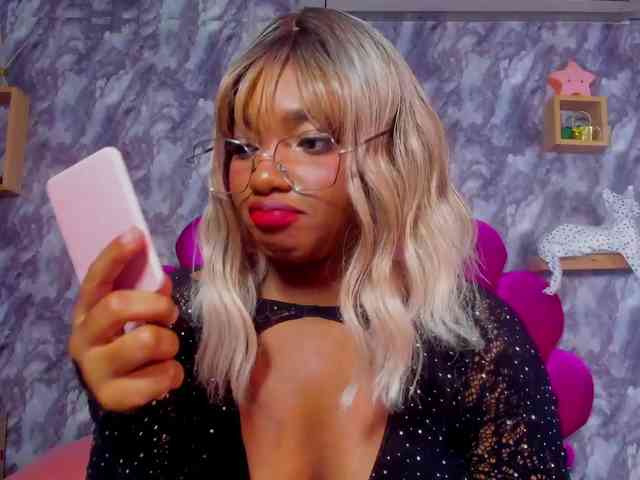EMMA_PARIS webcam
