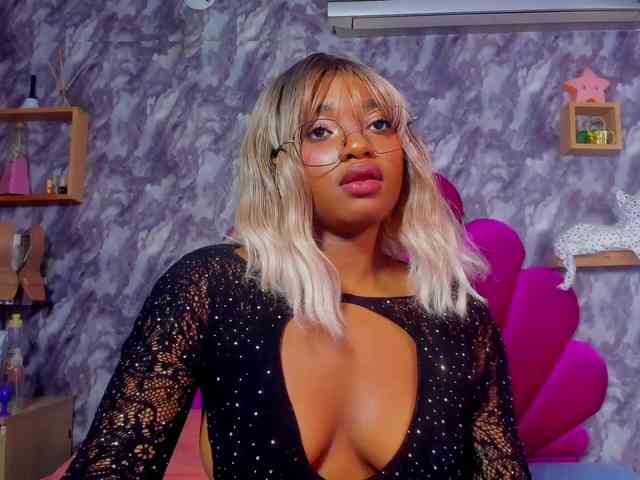 EMMA_PARIS webcam
