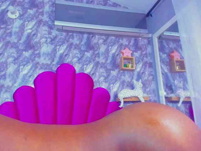 EMMA_PARIS webcam