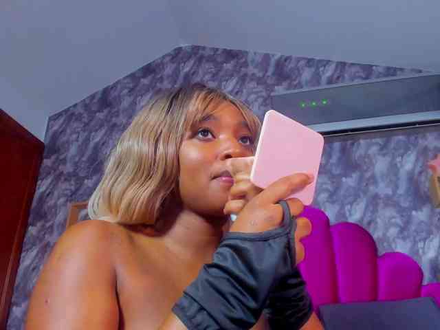 EMMA_PARIS webcam