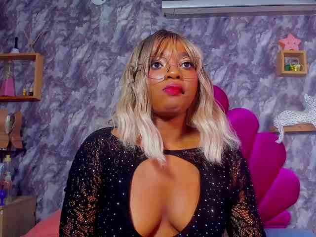 EMMA_PARIS webcam