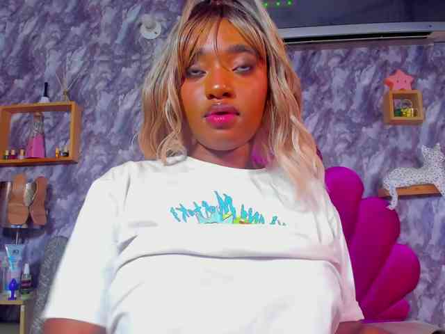 EMMA_PARIS webcam
