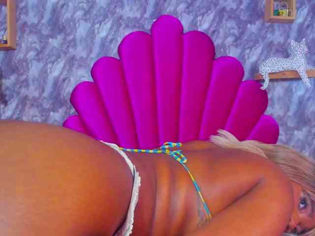 EMMA_PARIS webcam