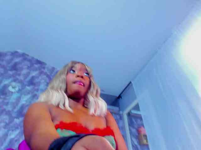 EMMA_PARIS webcam