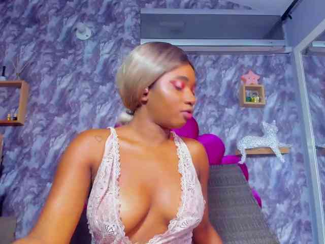 EMMA_PARIS webcam