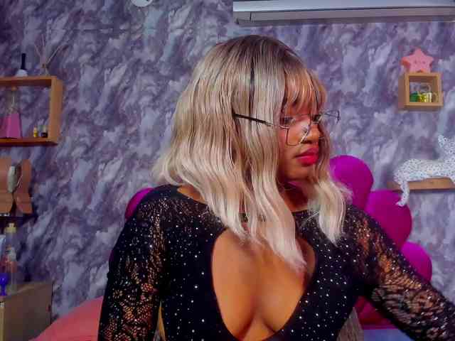EMMA_PARIS webcam