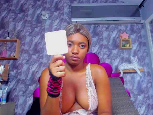EMMA_PARIS webcam
