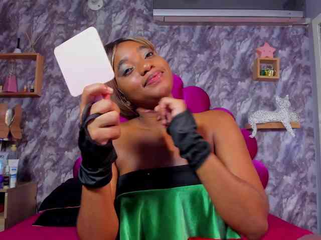 EMMA_PARIS webcam