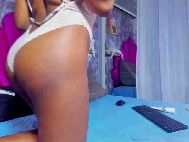EMMA_PARIS webcam