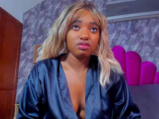 EMMA_PARIS webcam
