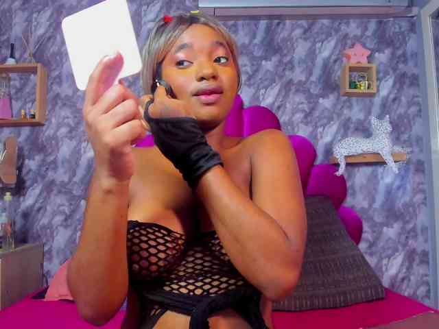 EMMA_PARIS webcam