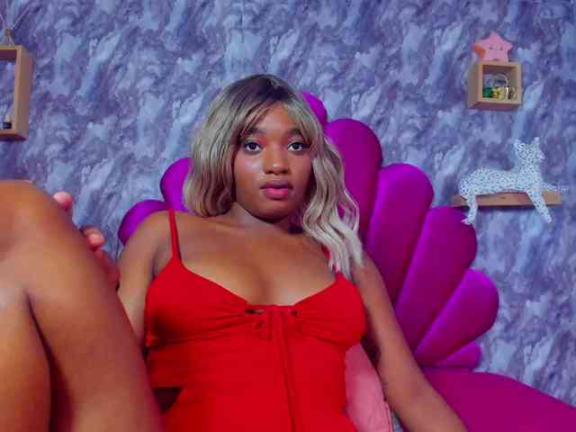 EMMA_PARIS webcam