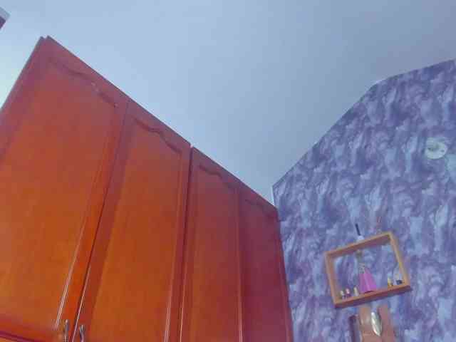 Модель: EMMA_PARIS