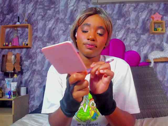 EMMA_PARIS webcam