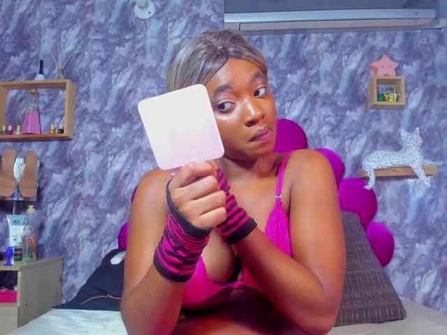 EMMA_PARIS webcam