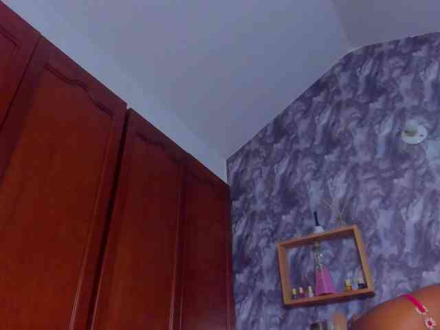 EMMA_PARIS webcam