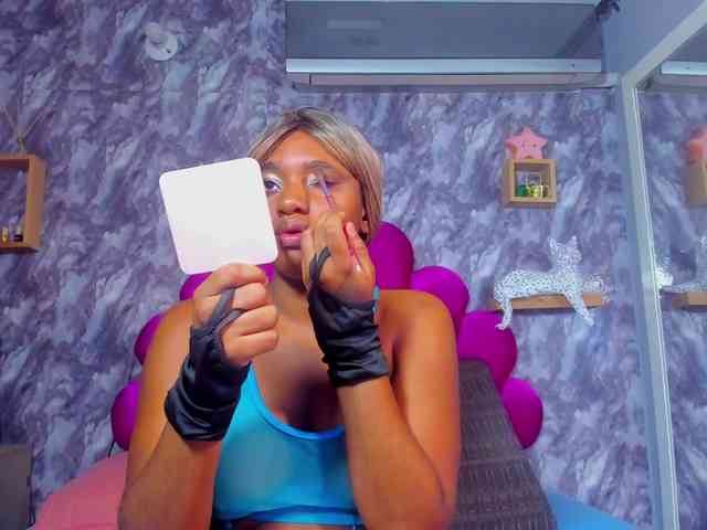 EMMA_PARIS webcam