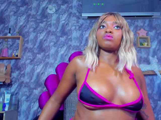 EMMA_PARIS webcam