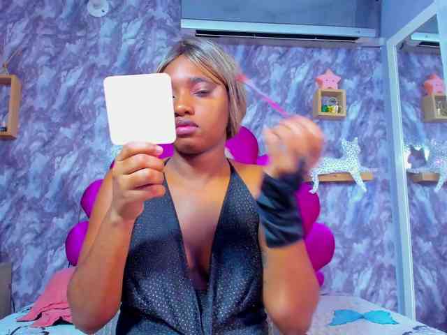 EMMA_PARIS webcam