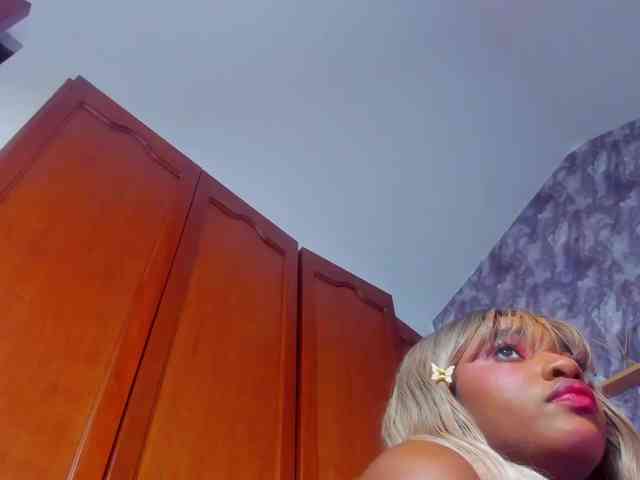 EMMA_PARIS webcam