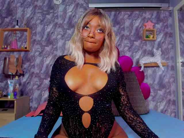 EMMA_PARIS webcam