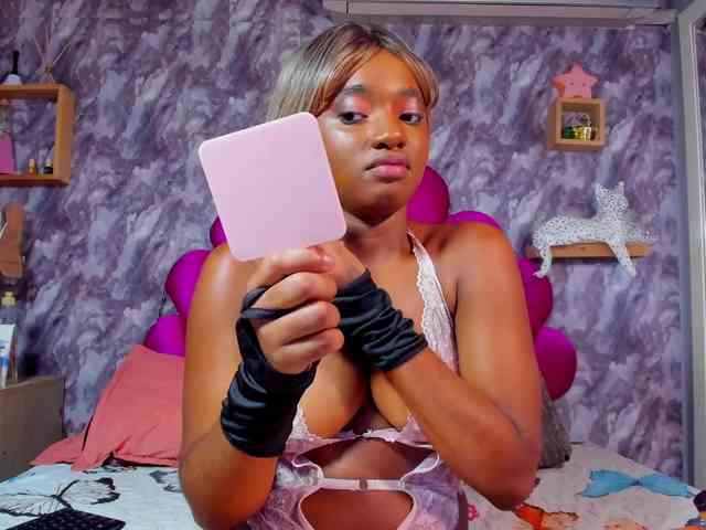 EMMA_PARIS webcam