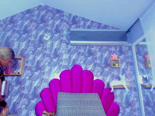 EMMA_PARIS webcam