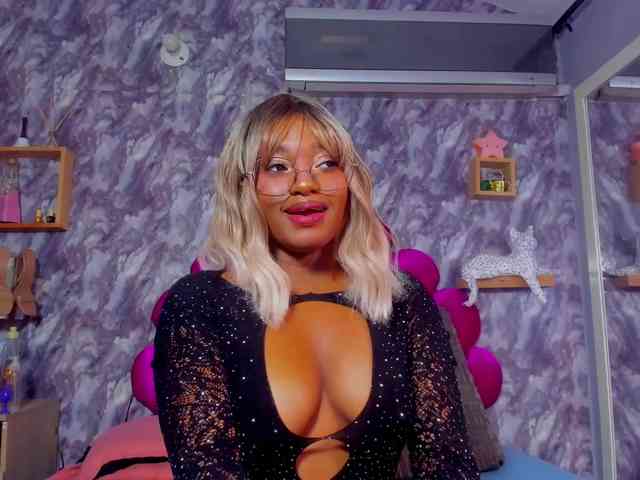 EMMA_PARIS webcam