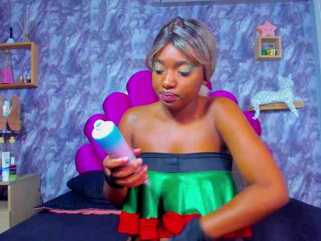 EMMA_PARIS webcam