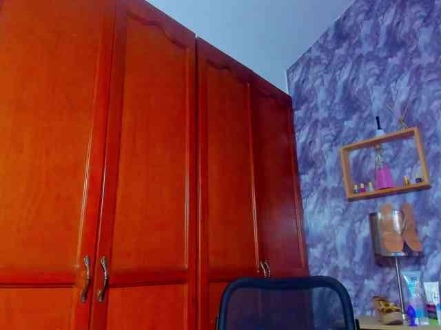 EMMA_PARIS webcam
