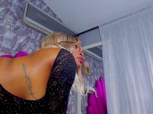 EMMA_PARIS webcam