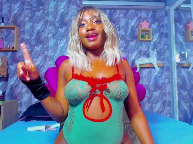 EMMA_PARIS webcam