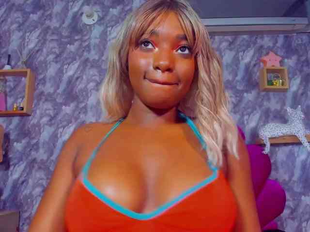 EMMA_PARIS webcam