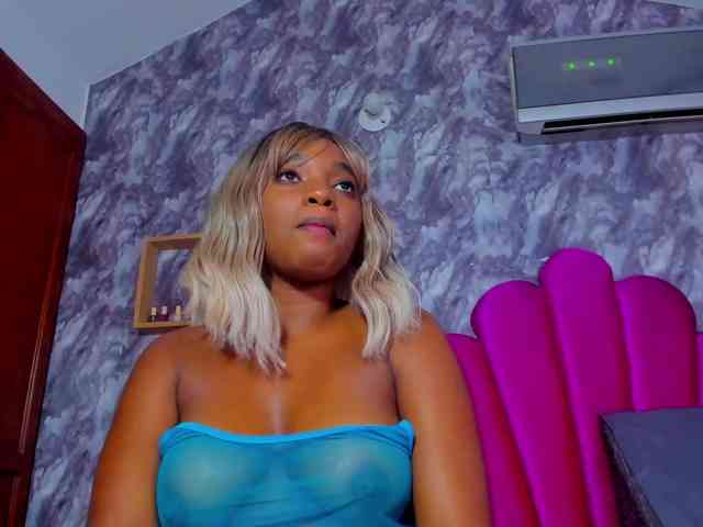 EMMA_PARIS webcam
