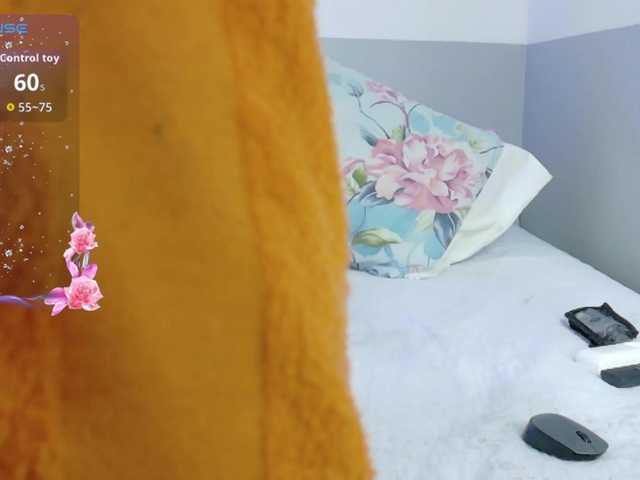 horny18girl live cam preview