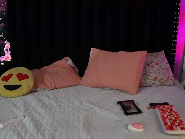 horny18girl live cam on BongaCams