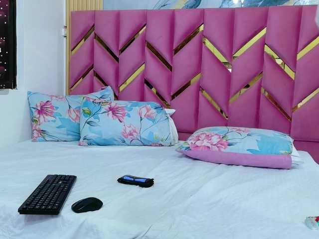 horny18girl live cam on BongaCams