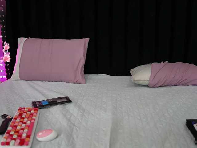horny18girl live cam on BongaCams