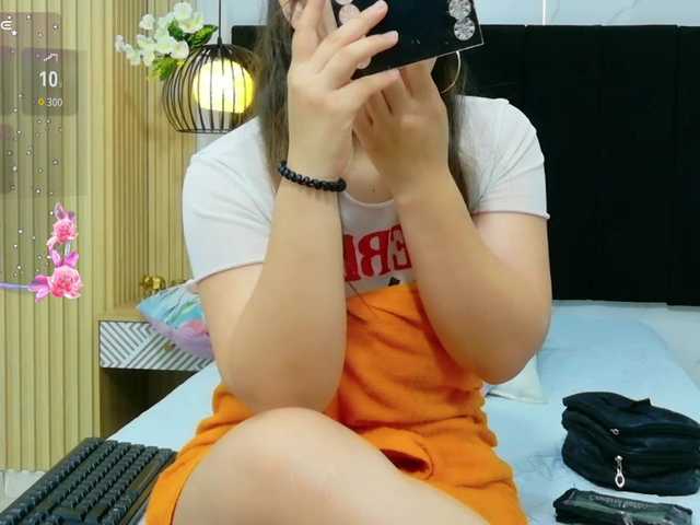 horny18girl live cam on BongaCams