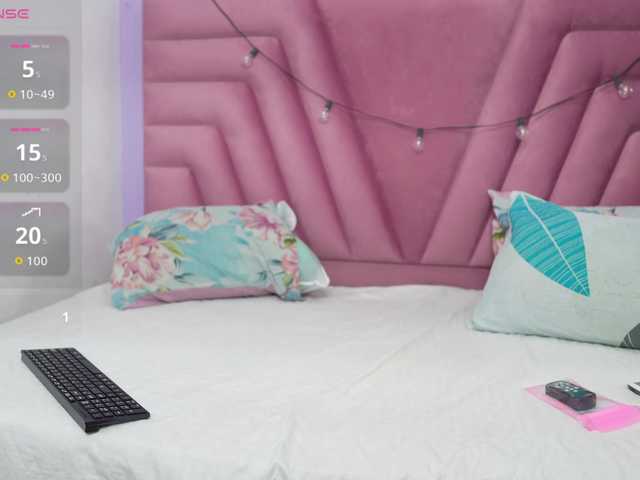 horny18girl live cam on BongaCams